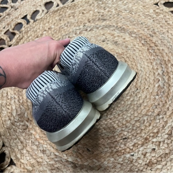 Brooks Levitate Running shoes size 9 No Insoles - Picture 5 of 5